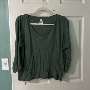 NWT Pact cropped 3/4 sleeve vneck shirt
